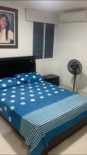 Habitacion en casa familiar